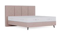 Boxspringbett Prestige von Bruno – in Glory Blush, Vertica-Kopfteil, Füße aus Espresso-Buche