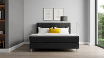 Boxspringbett Premium von Bruno – in Anthrazit, Opus-Kopfteil, Klassik-Armlehnen