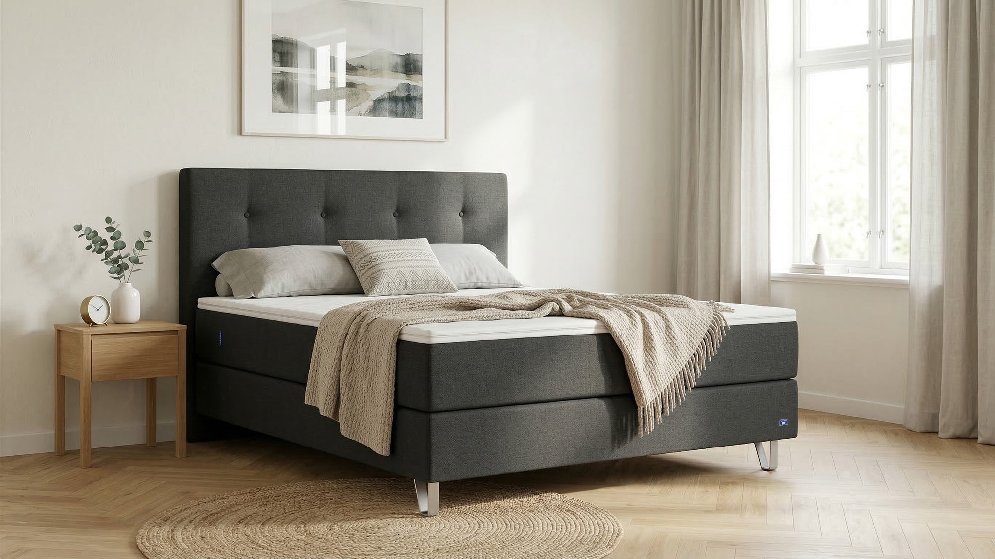 Boxspringbett Premium von Bruno – in Anthrazit, Opus-Kopfteil, Klassik-Armlehnen
