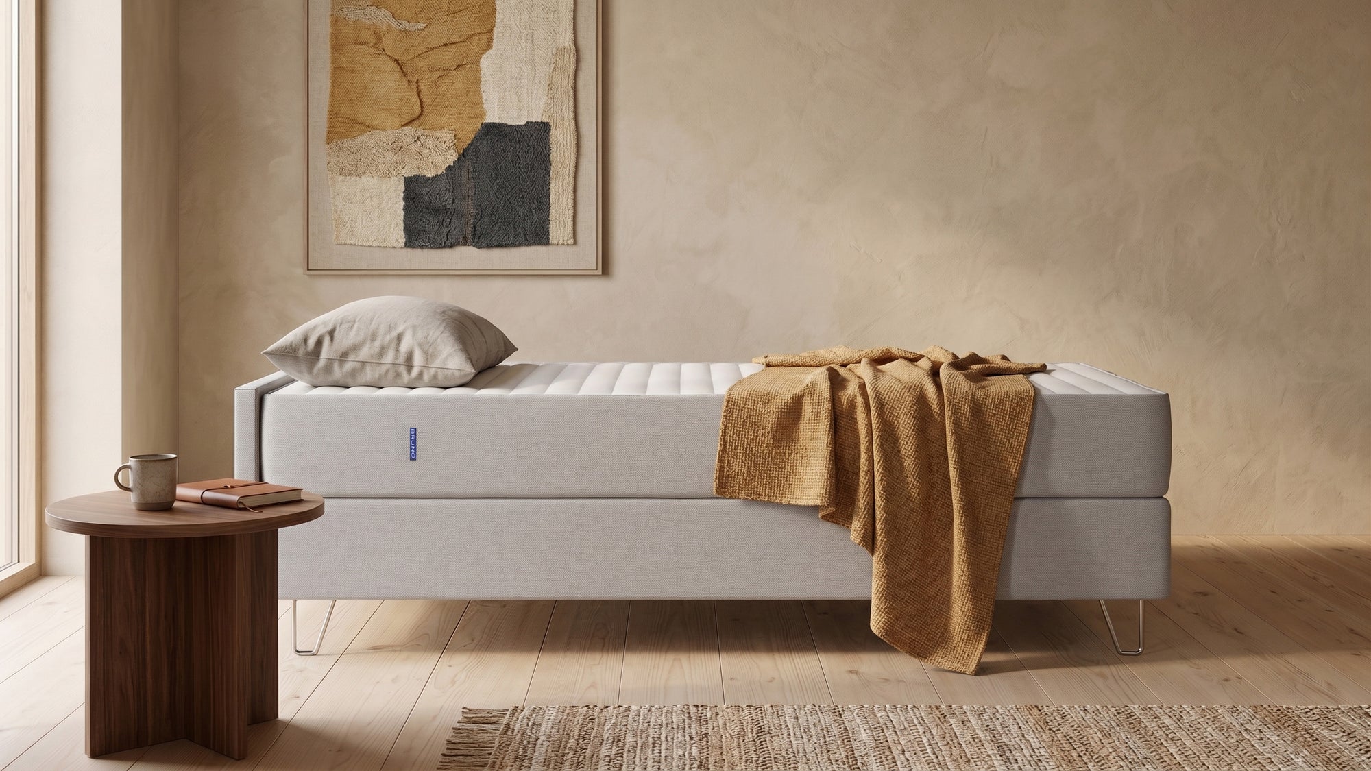 Boxspringbett Premium von Bruno – in Hellgrau, Compact-Kopfteil, Klassik-Armlehnen