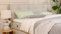 Boxspringbett Premium mit Stauraum von Bruno – in Beige, Opus-Kopfteil
