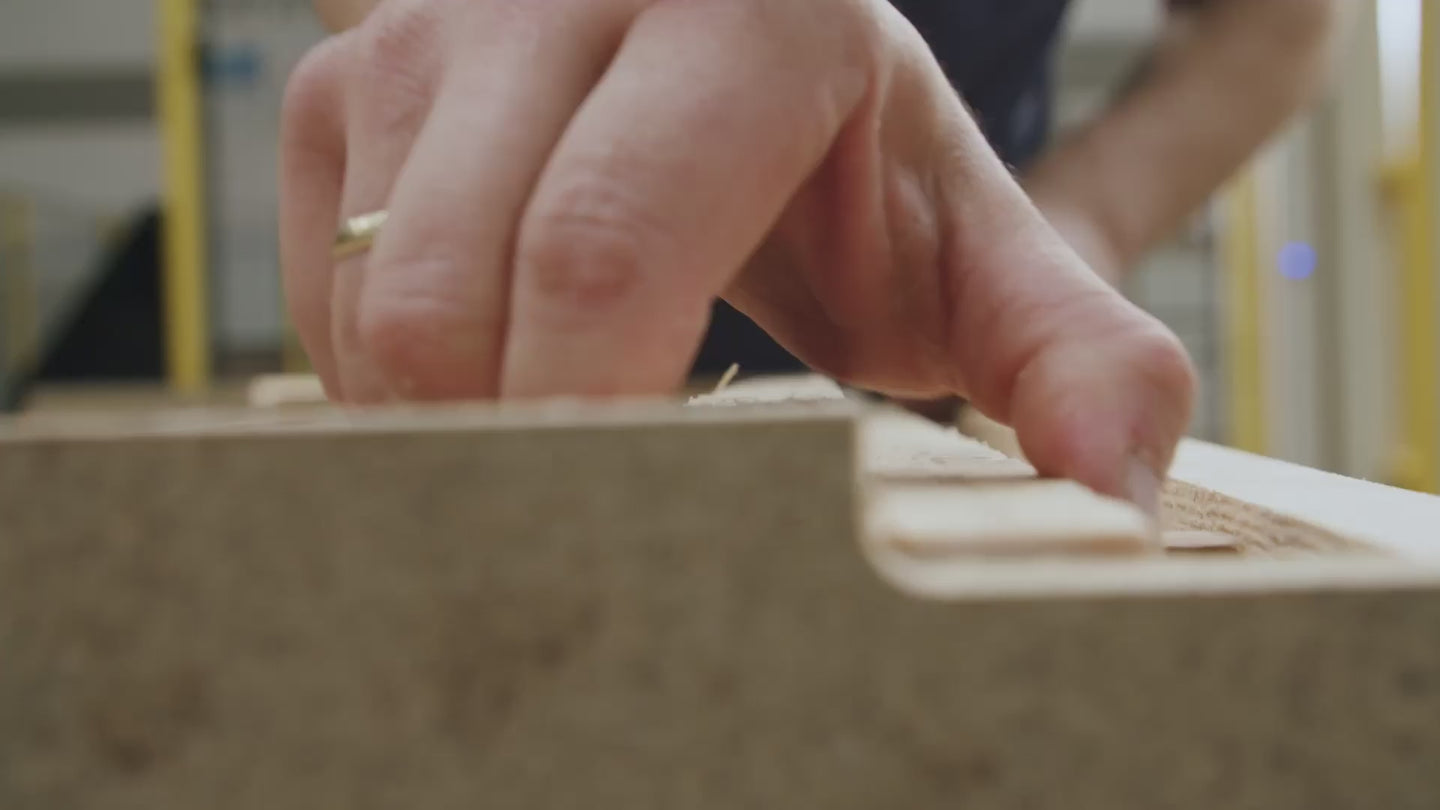Short Video: Bruno Schlafmöbel – Produktionsimpressionen: Massivholz, handgefertigt in Europa und aus beständigen Materialien.