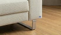Schlafsofa von Bruno – in Beige, Klassik-Armlehnen, Metallfüße