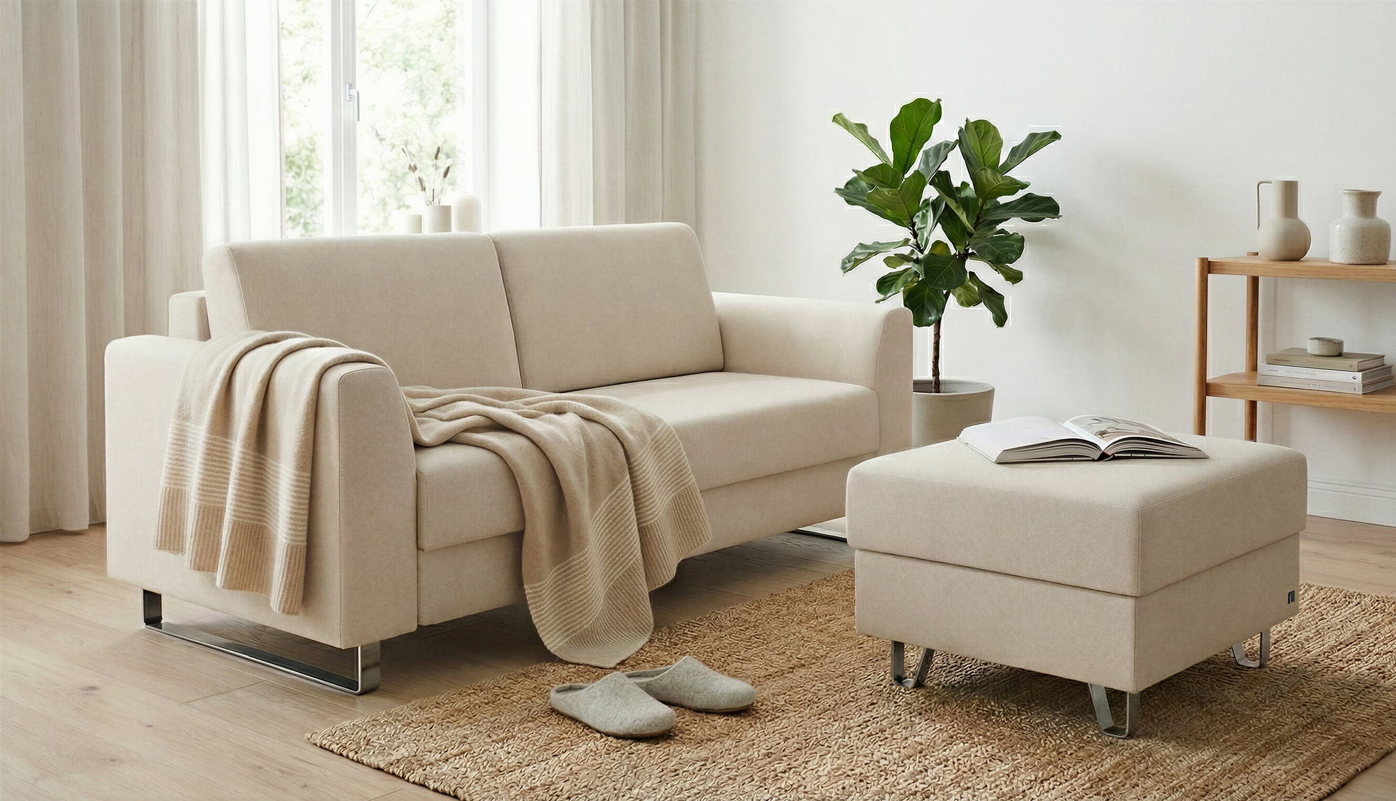 Schlafsofa von Bruno – in Beige, Klassik-Armlehnen, Metallfüße