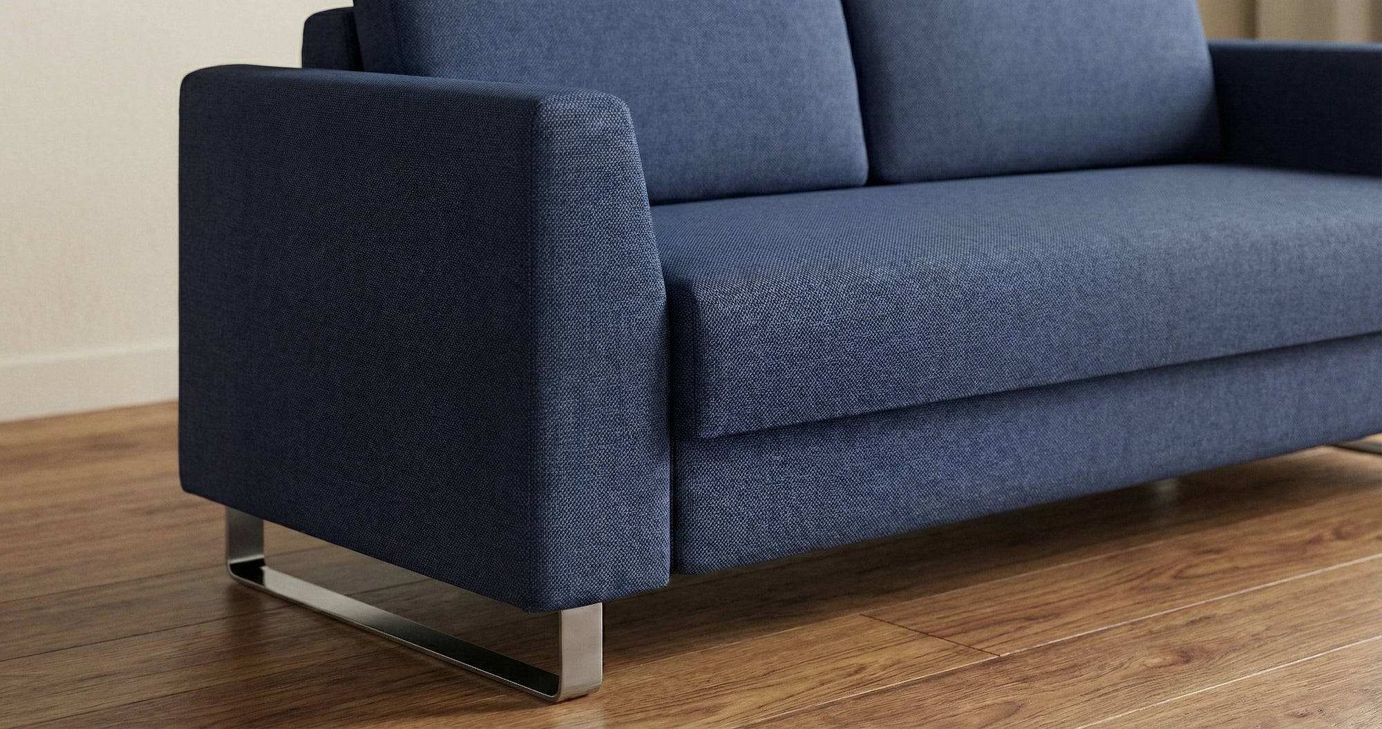 Schlafsofa von Bruno – in Blau, Klassik-Armlehnen, Metallfüße