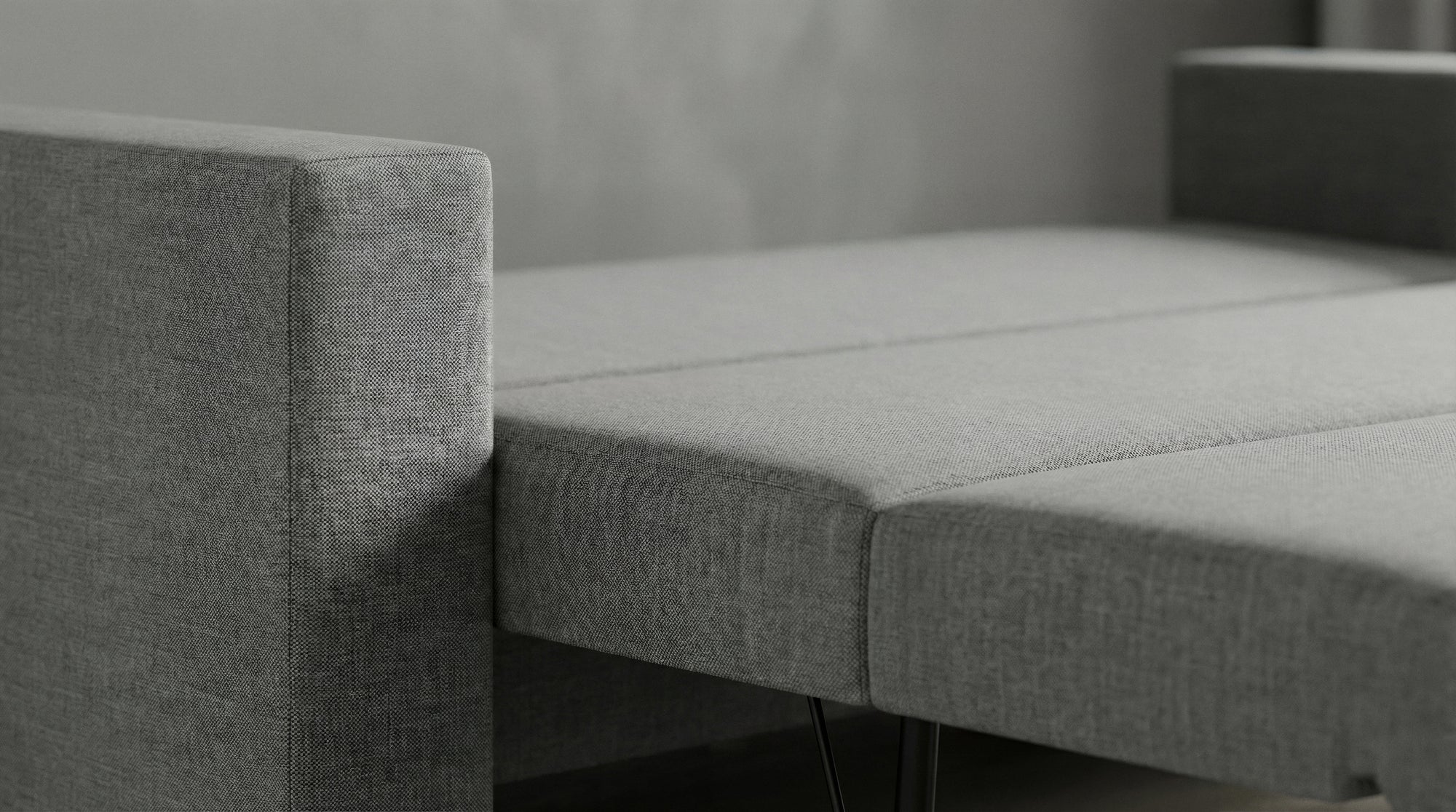 Schlafsofa von Bruno – in Dunkelgrau, Kubus-Armlehnen
