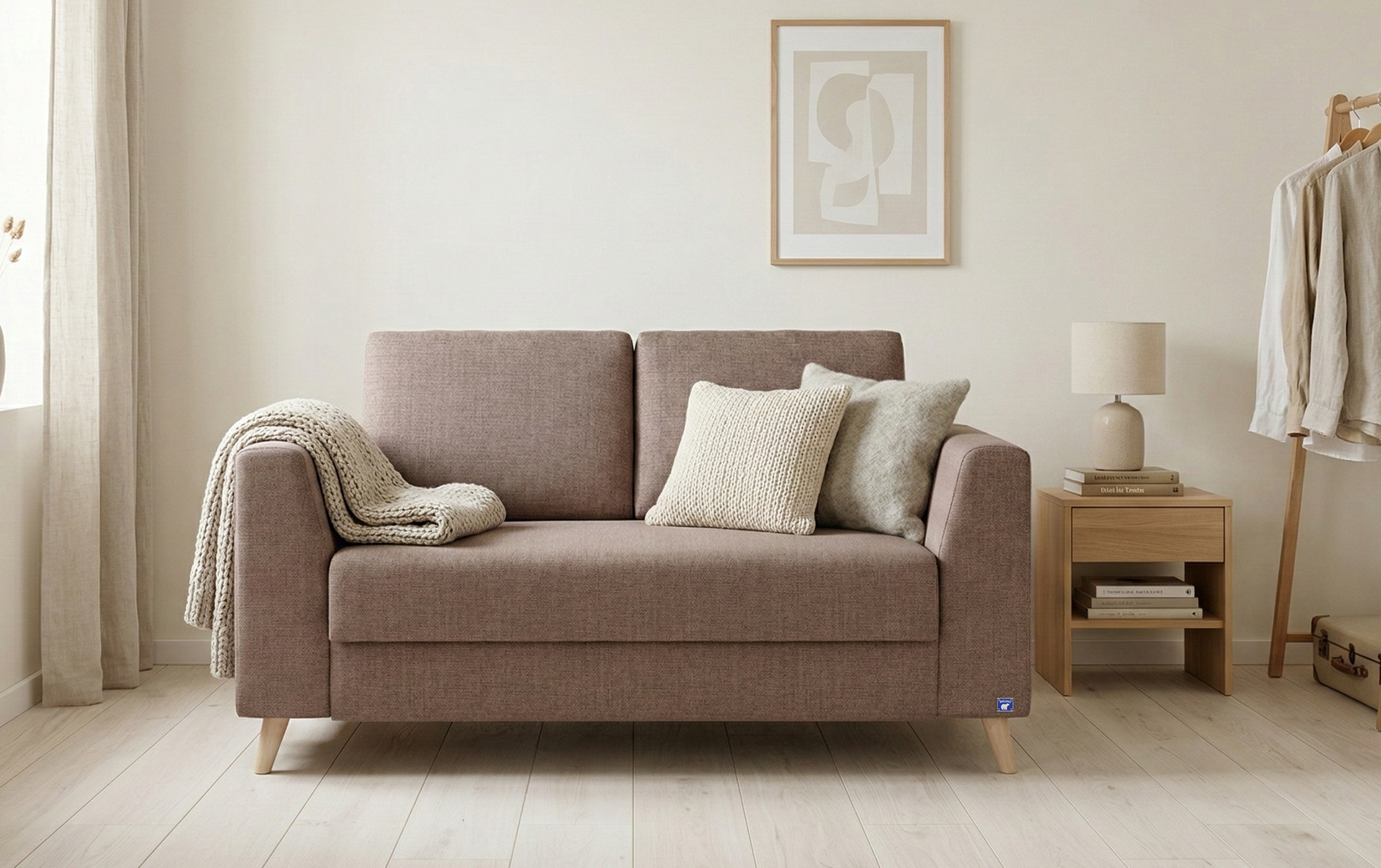 Schlafsofa von Bruno – 120 cm, in Braun, Klassik-Armlehnen, Füße aus Buche natur, Lifestyle-Ansicht